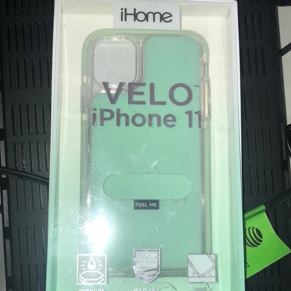 Ihome velo iphone 11 mint green